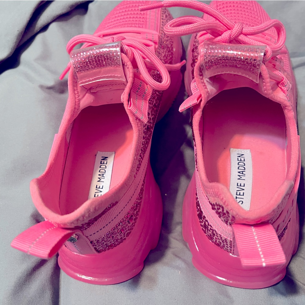 Steve Madden hot pink athletic shoes size 9.5 worn once. Original box.